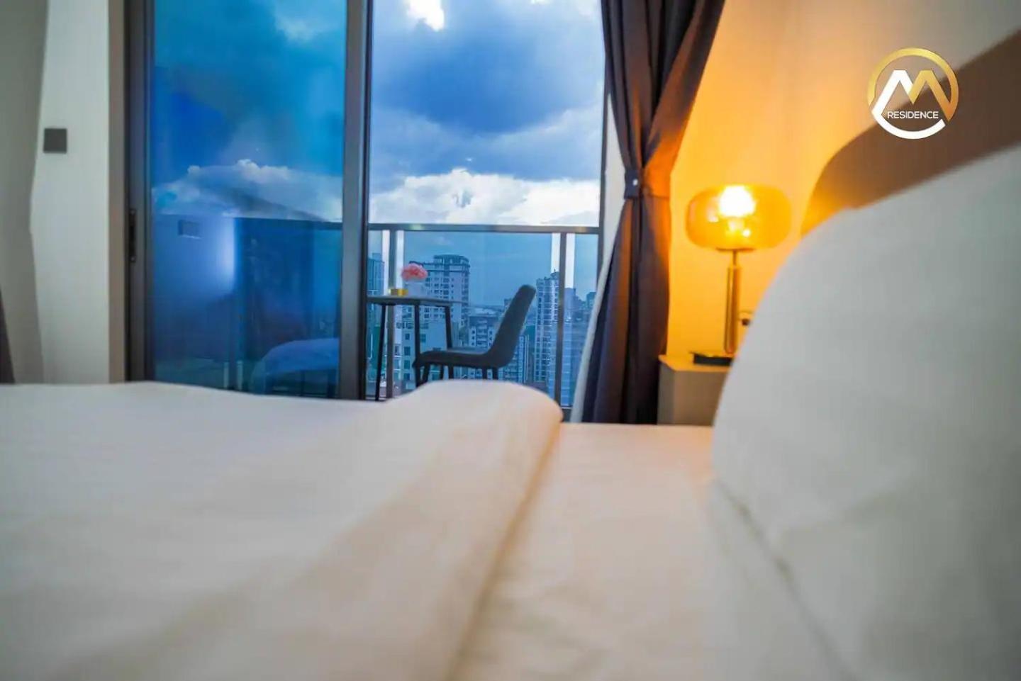 Hotel Serviced Apartments Top One Infinity Pool With View Of 360 Degree Phnom Penh Zewnętrze zdjęcie