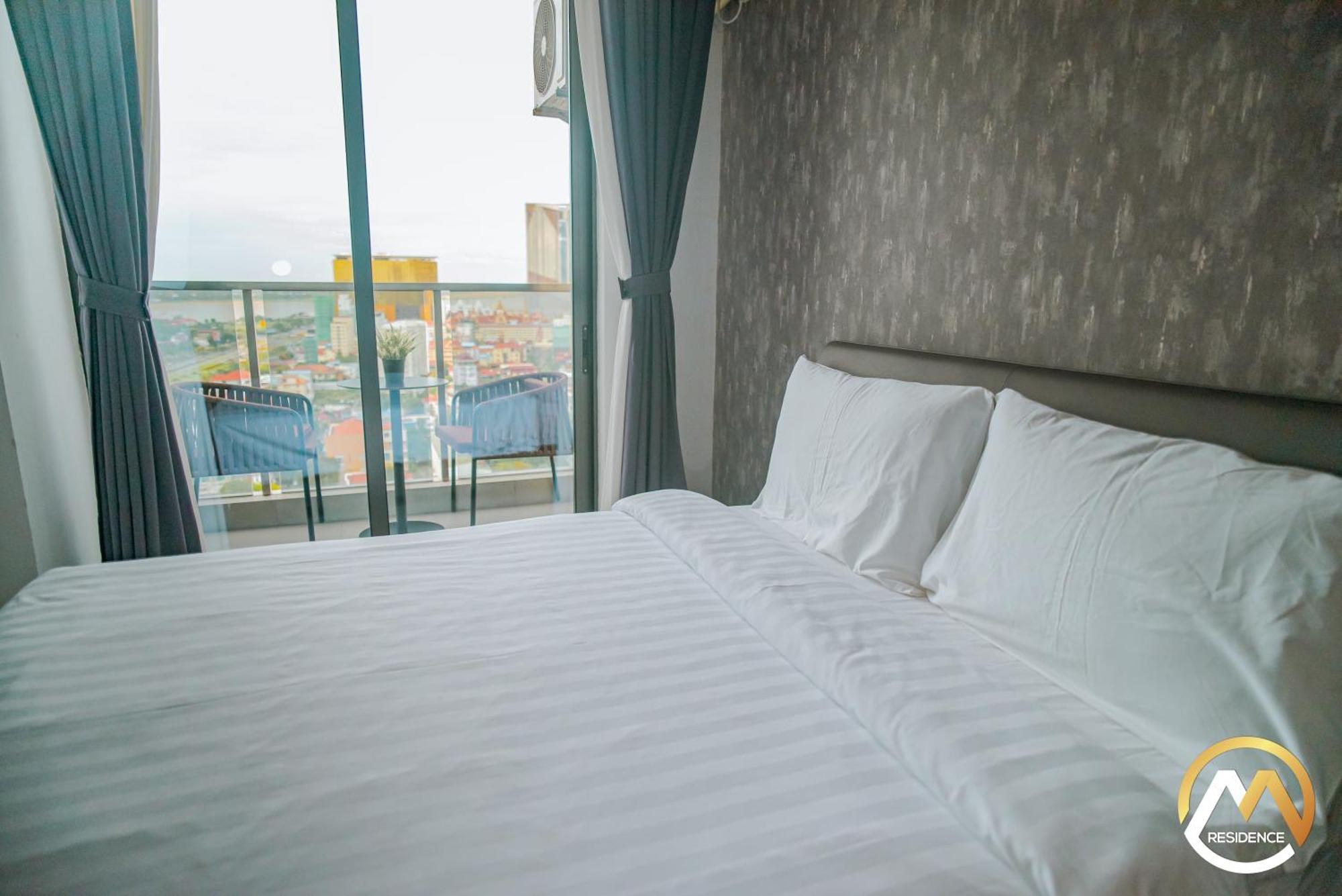 Hotel Serviced Apartments Top One Infinity Pool With View Of 360 Degree Phnom Penh Zewnętrze zdjęcie