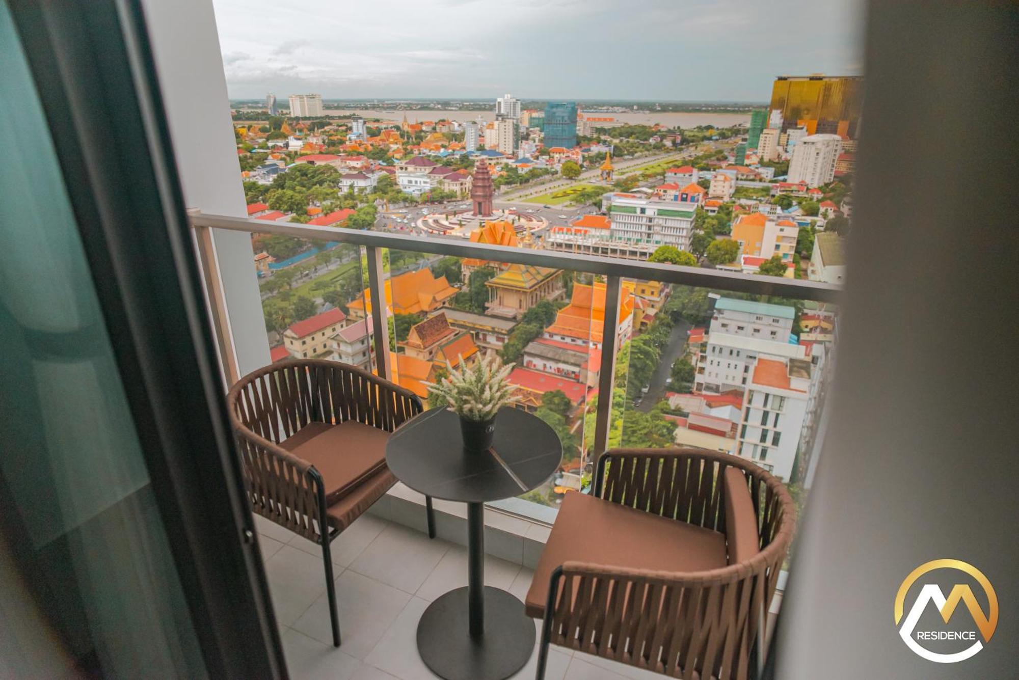 Hotel Serviced Apartments Top One Infinity Pool With View Of 360 Degree Phnom Penh Zewnętrze zdjęcie