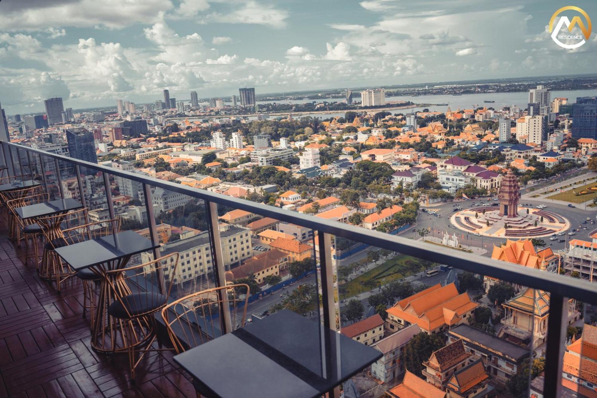 Hotel Serviced Apartments Top One Infinity Pool With View Of 360 Degree Phnom Penh Zewnętrze zdjęcie